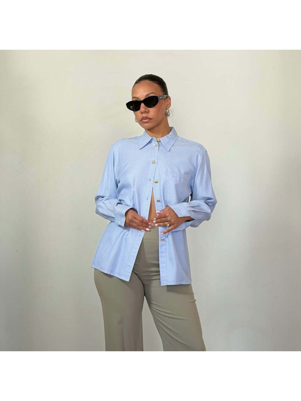 Escada - Picture 9 of 9